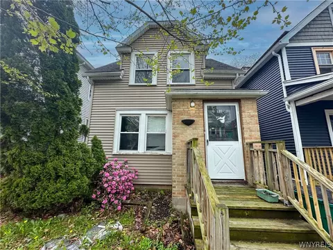 32 Custer St, Buffalo, NY 14214