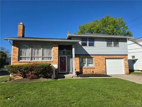 636 Evergreen Dr, Tonawanda, NY 14150
