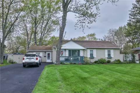 277 Elm St, Porter, NY 14174