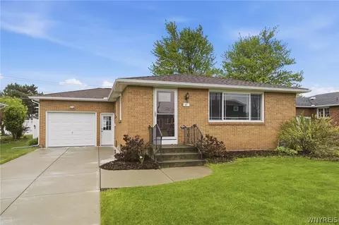 47 Barnabas Dr, Depew, NY 14043