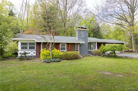 410 Chairfactory Rd, Elma, NY 14059