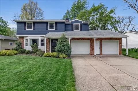 66 Pin Oak Dr, Amherst, NY 14221