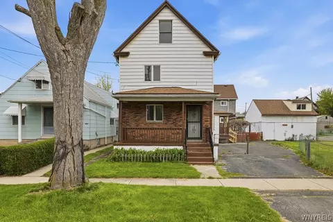 2426 Falls St, Niagara Falls, NY 14303