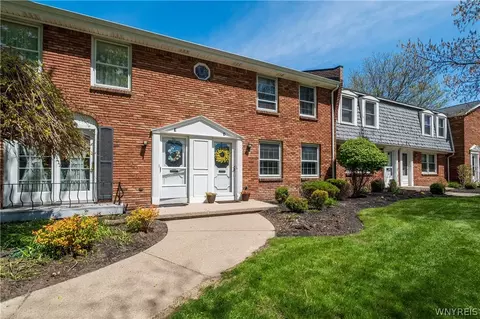 40 Guilford Ln #D, Amherst, NY 14221