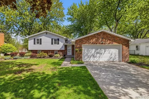 609 Morgan Dr, Lewiston, NY 14092