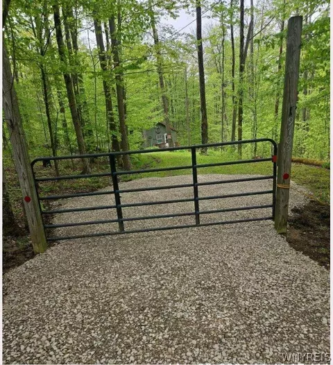 9705 White Meeting House Rd, New Hudson, NY 14727