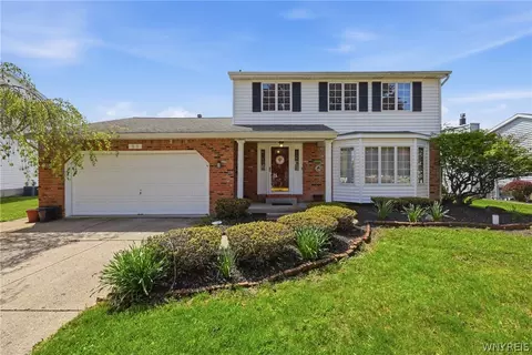 68 Tracy Lynn Ln, West Seneca, NY 14224