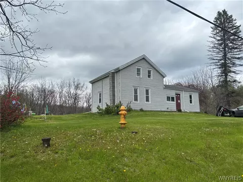 4202 E Holley Byron Rd, Holley, NY 14470