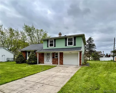 52 Dorset Dr, Depew, NY 14043