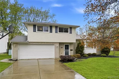 86 Tartan Ln, Amherst, NY 14221