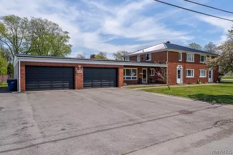 858 Wehrle Dr, Amherst, NY 14221