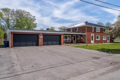 858 Wehrle Dr, Amherst, NY 14221