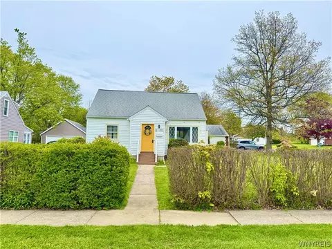 4649 Morgan Pkwy, Hamburg, NY 14075