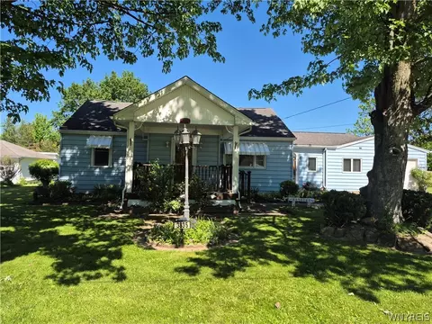 3835 Bates Rd, Ridgeway, NY 14103