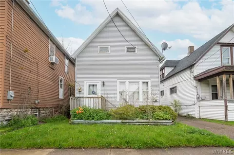 35 Troupe St, Buffalo, NY 14210