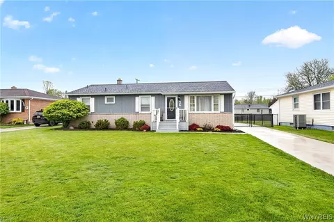 94 Dover Dr, West Seneca, NY 14224