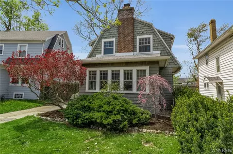 90 Radcliffe Rd, Buffalo, NY 14214