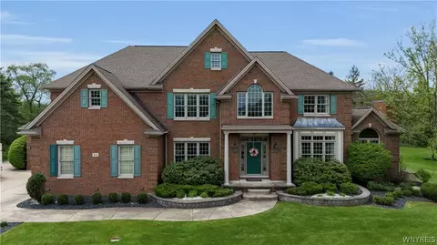 84 Beresford Ct, Amherst, NY 14221