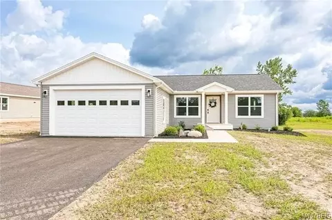 34 Bay View Ter, Geneva, NY 14456