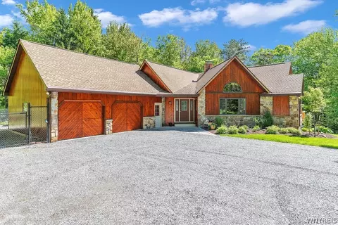 6345 W Tillen Rd, Boston, NY 14025