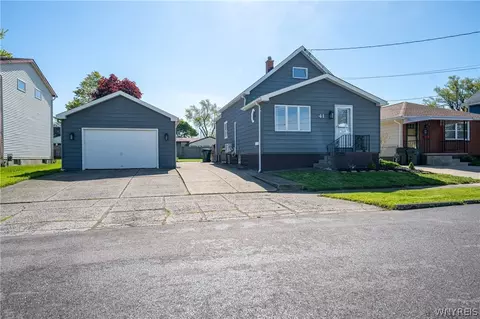 41 Erie St, Depew, NY 14043