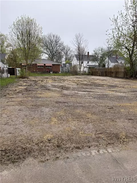 517 81st St, Niagara Falls, NY 14304