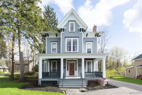 305 Main St, Aurora, NY 14052