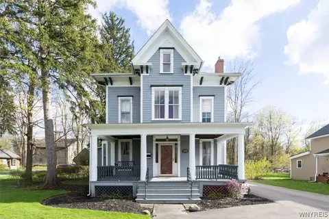 305 Main St, Aurora, NY 14052