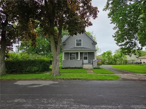 121 Fredericka St, North Tonawanda, NY 14120