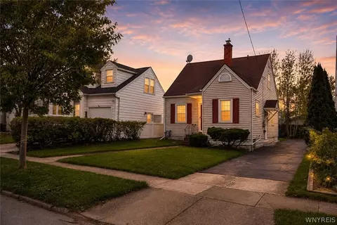 380 Springville Ave, Amherst, NY 14226