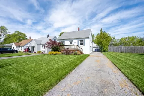 550 Emerson Dr, Amherst, NY 14226