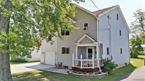 455 Roat Dr, Evans, NY 14006