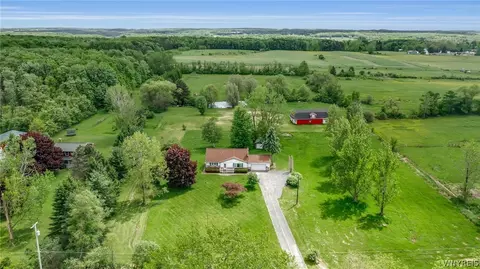 302 Getman Rd, Bennington, NY 14004