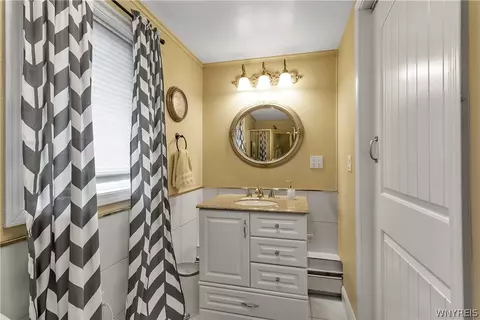 Bath - 280 Pine St, Aurora, NY 14052 photo 6 of 8