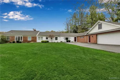 280 Pine St, Aurora, NY 14052