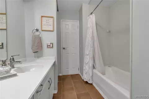 Bath - 280 Pine St, Aurora, NY 14052 photo 5 of 8