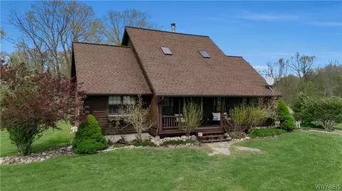 314 Bloomingdale Rd, Akron, NY 14001