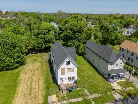106 Dodge St, Buffalo, NY 14209
