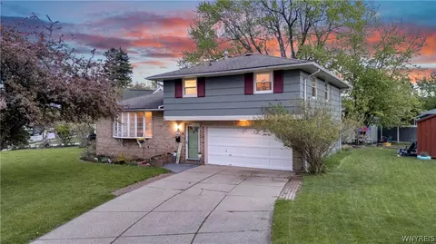 25 Woodmar Ter, West Seneca, NY 14224
