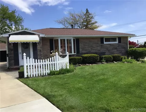 79 Winkler Dr, Tonawanda, NY 14150