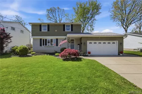 881 Castlebar Dr, North Tonawanda, NY 14120