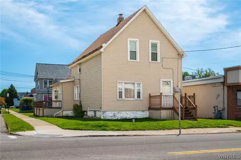 425 Hopkins St, Buffalo, NY 14220
