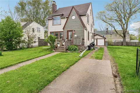 52 Commodore Ave, Tonawanda, NY 14150