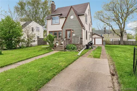 52 Commodore Ave, Tonawanda, NY 14150
