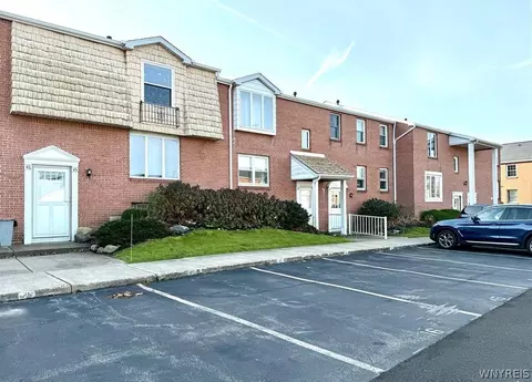 3905 Bowen Rd #42, Lancaster, NY 14086