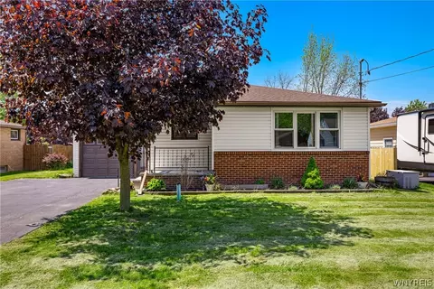 352 Seneca Pl, Lancaster, NY 14086