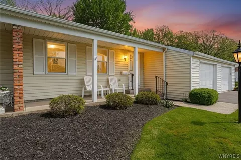 7 The Cmn, Lockport, NY 14094