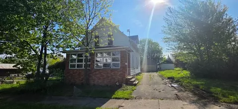 55 Kosciuszko Ave, Dunkirk, NY 14048