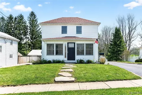 26 Buell St, Newstead, NY 14001