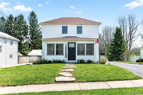 26 Buell St, Newstead, NY 14001